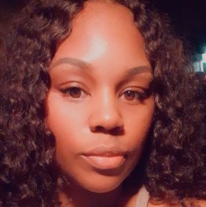 Meet your Posher, Stephanee